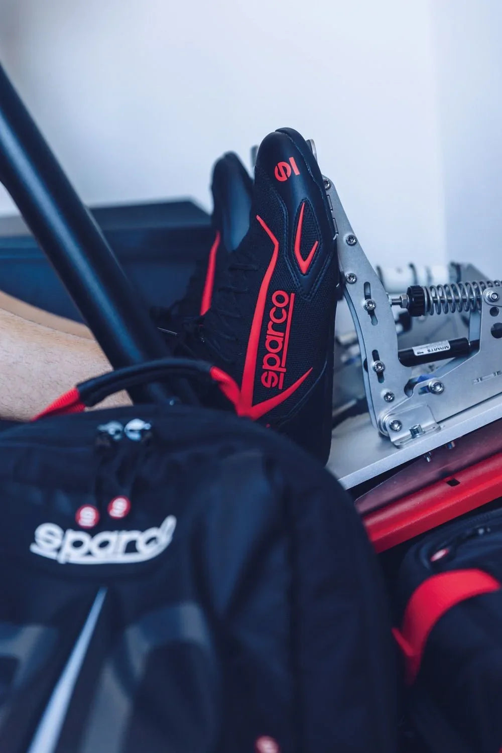 Sparco Hyperdrive zwart/fluor rood - KartKings