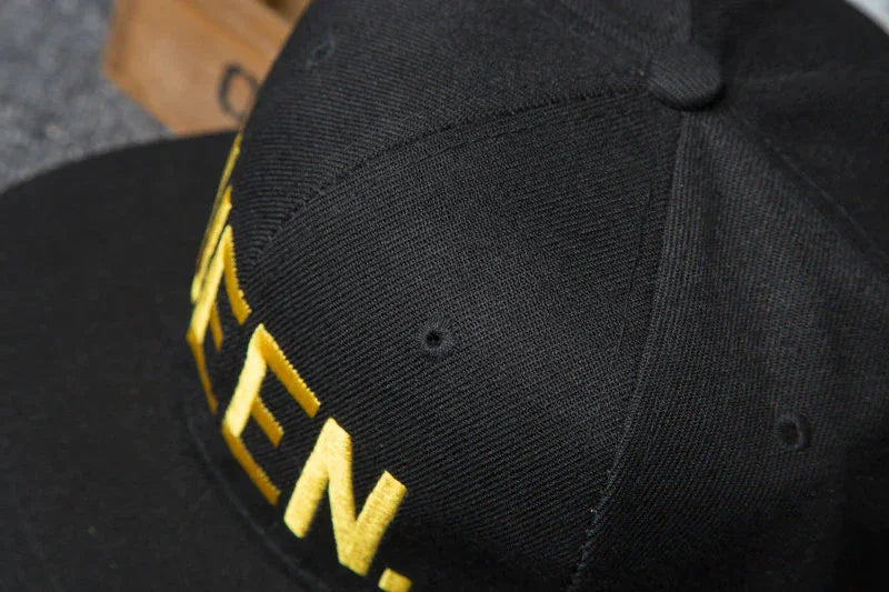 King snapback cap zwart/goud - KartKings