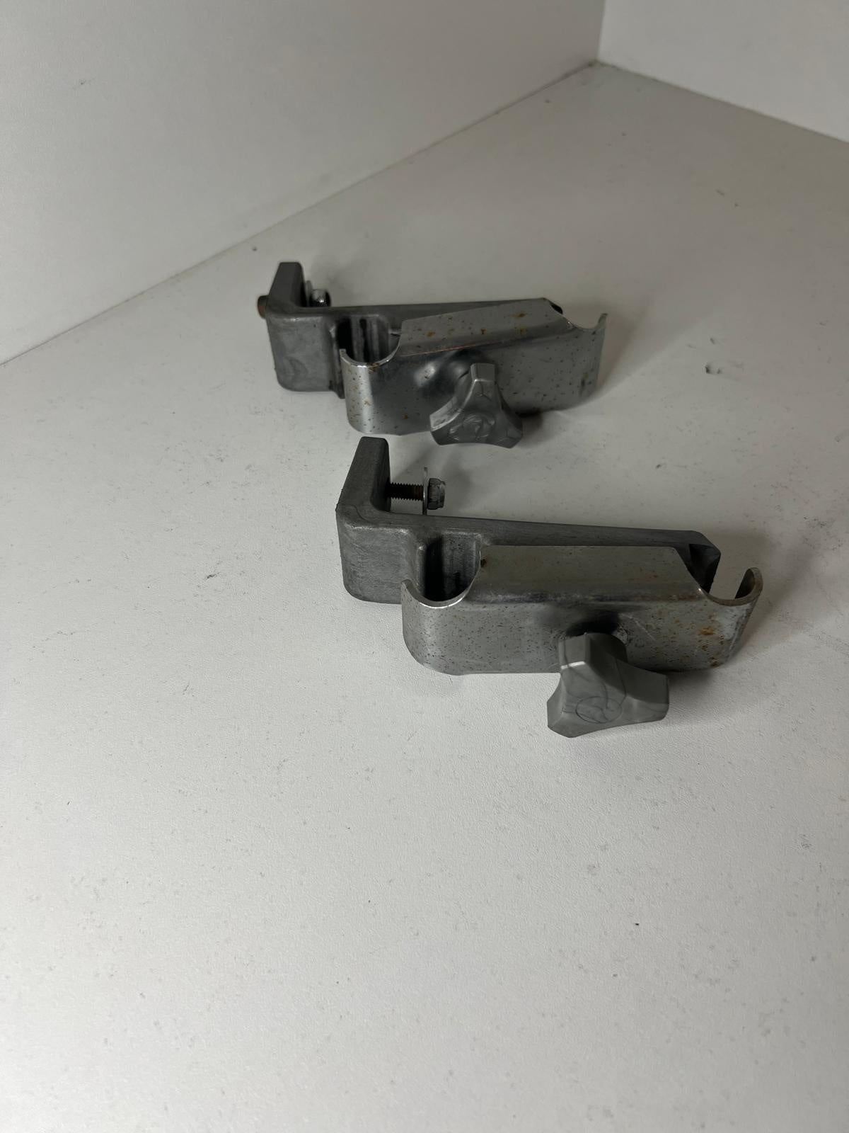 Gebrauchte Arrow Karttech-Frontstoßstangenhalterungen (alter Typ)