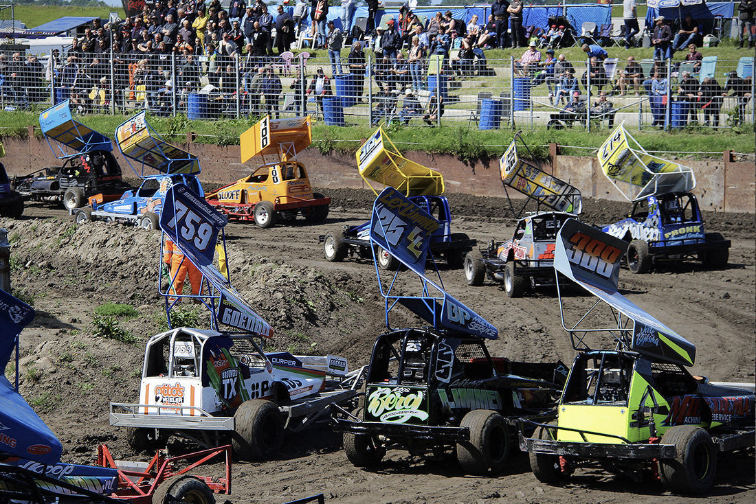 Brandwerende gekeurde onderkleding voor de autocross