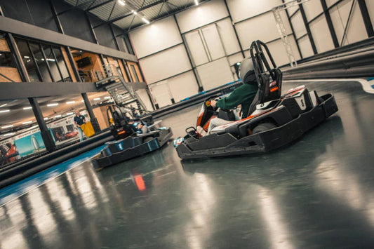 Alle indoor kartbanen van Nederland op een rijtje - KartKings