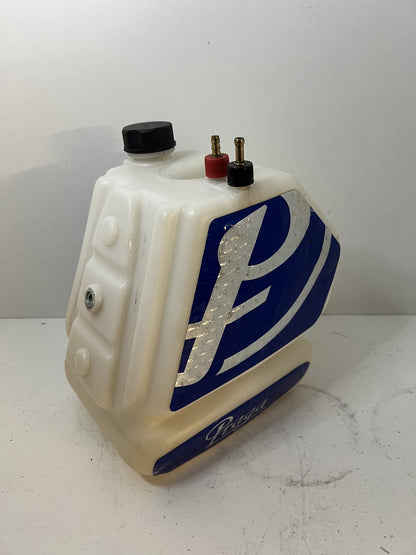 Gebruikte KG tank 8,5 liter met Praga stickers